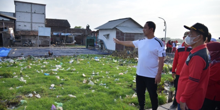 Hendi Sayangkan Masih Banyak Warga Tak Tertib Buang Sampah Upradio 